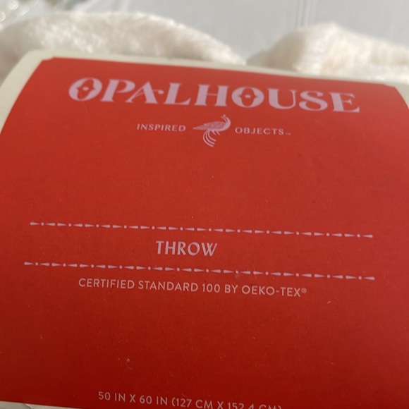 New throw - Picture 2 of 2